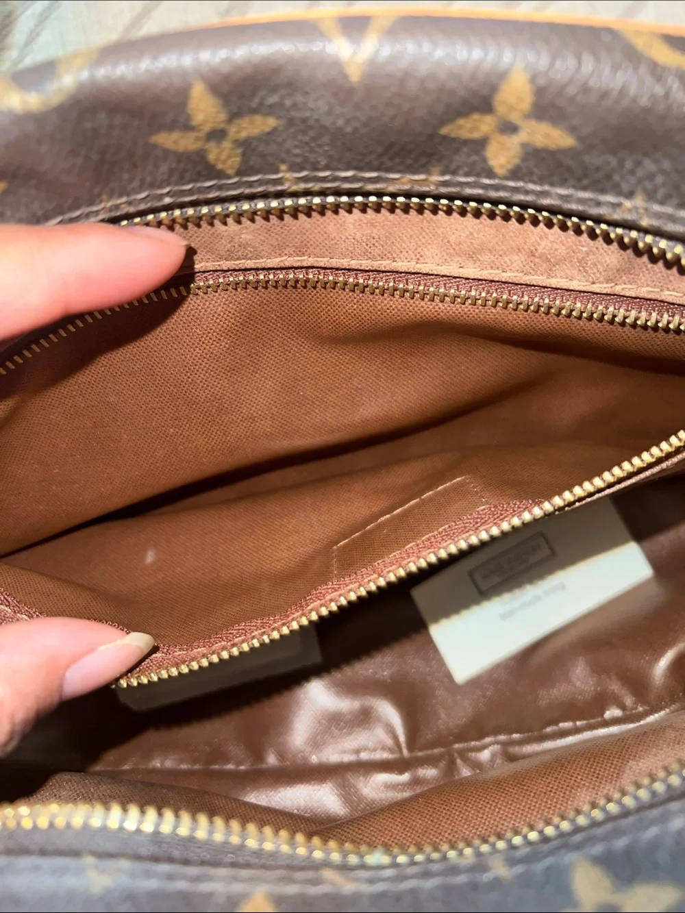 LOUIS VUITTON  Monogram Toiletry Bag 25